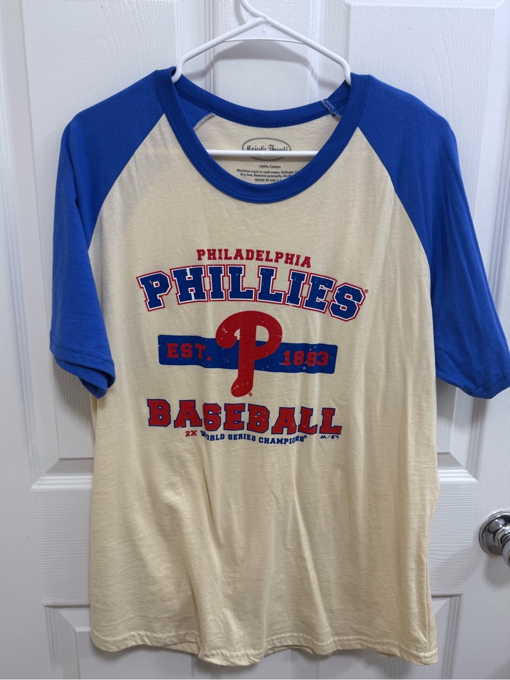 NWOT MLB Philadelphia Phillies Raglan Baseball Tee in Blue/Cream, Size Large